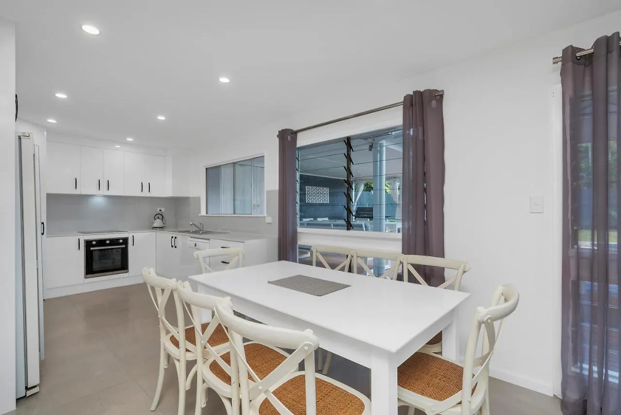 Endeavour Holiday House Clifton Beach 0*,  Australia